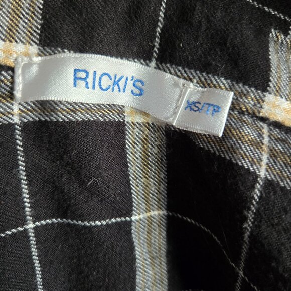 Ladies Oversize Plaid Button Up Size XSmall - Picture 3 of 3